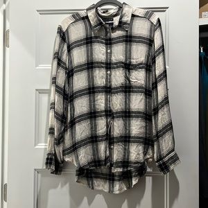 American eagle soft black and white plaid button up